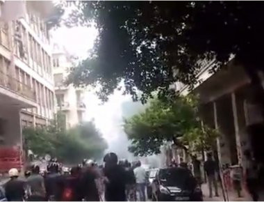 Βίντεο από τα επεισόδια έξω από το Χημείο όπου διεξάγονται οι φοιτητικές εκλογές